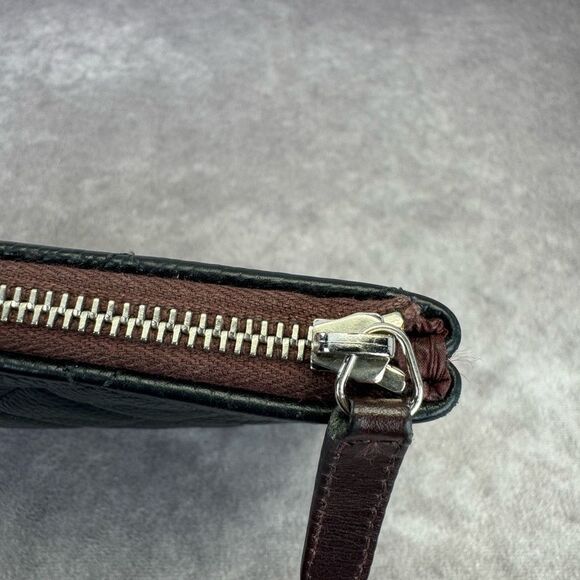 Chanel Black Classic Caviar Quilted O Case Leather Pouch - Picture 11 of 16